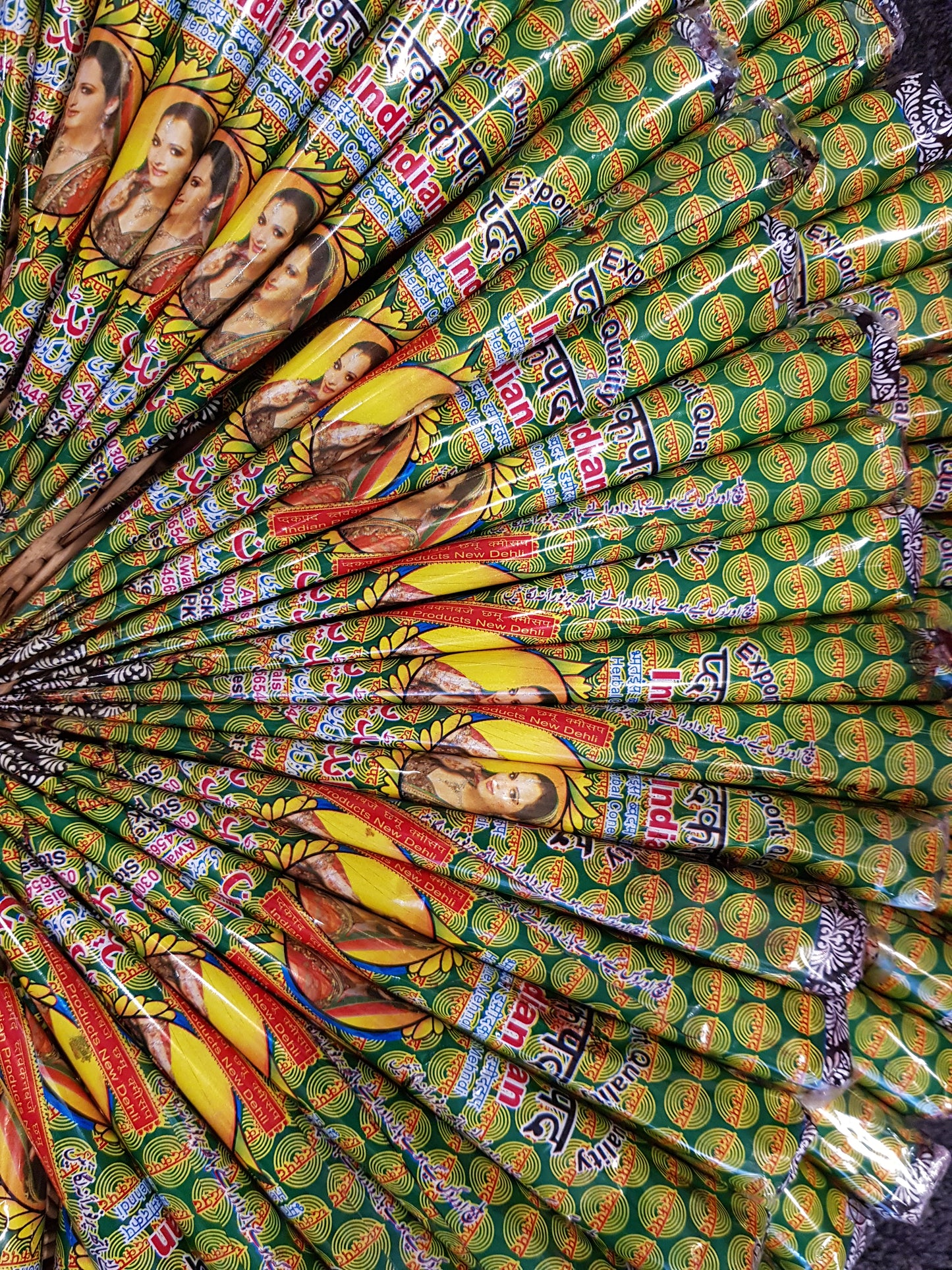 Henna instant colour cone